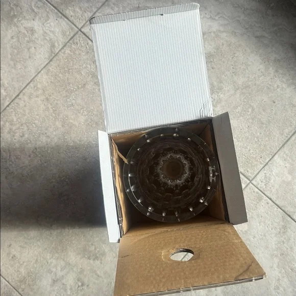 Marquis by Waterford Rainfall 9” vase. - Picture 6 of 6